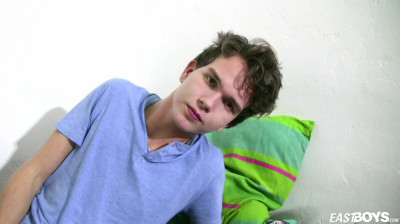 Tiener trekt zich af op zijn slaapkamer