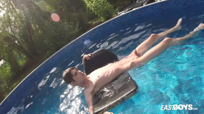 Video over vakantieliefde met een knappe homo jongen